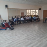 собрание подростков из тульской еврейской школы