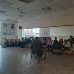 собрание подростков из тульской еврейской школы